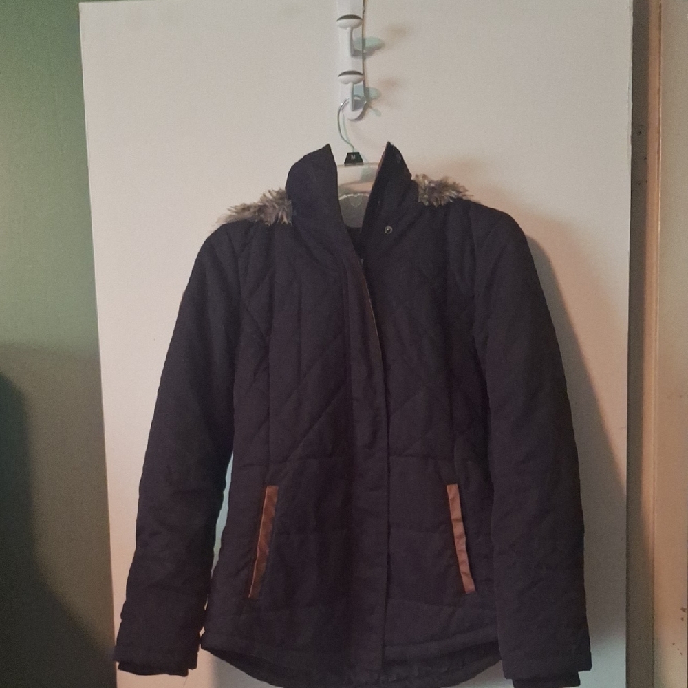 Free Country Black Puffer Jacket Streamlined Modern Design